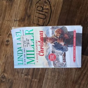 A Snowy Country Christmas , written by Linda Lael Miller, romance, novel